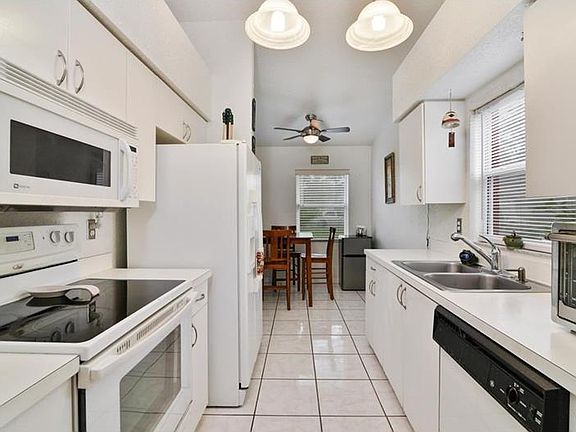 4th image of 832 Del Prado Dr