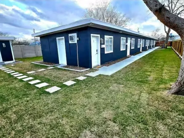 905 E Fayle St, Baytown, TX 77520