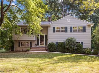 113 Lawrence Dr, Berkeley Heights, NJ 07922