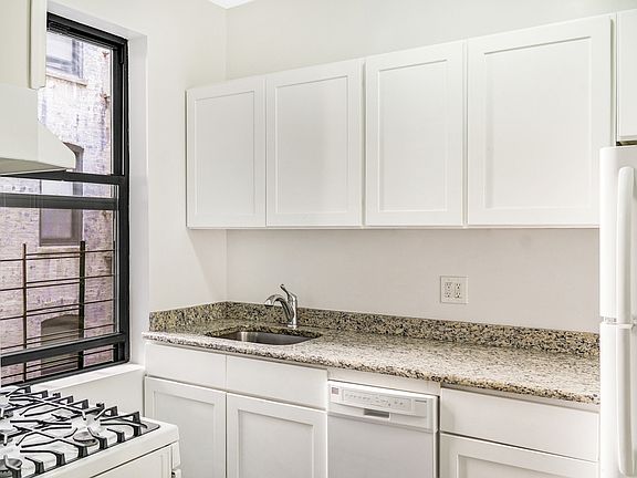 4th image of 708 W 171st St APT 21B