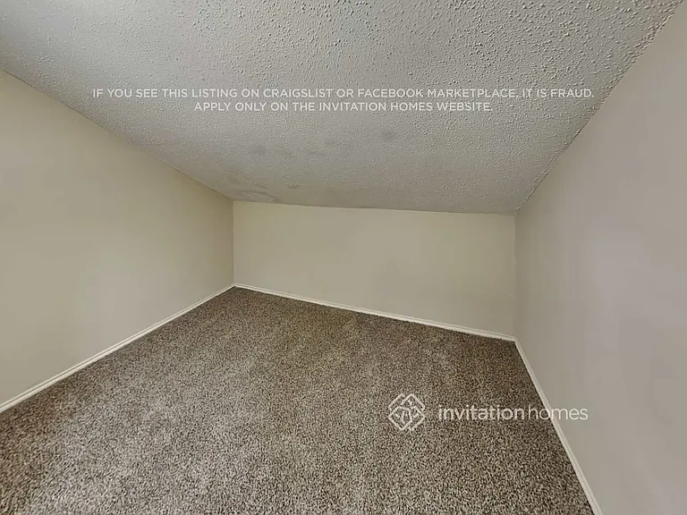 4317 Saugus Dr — Photo 16