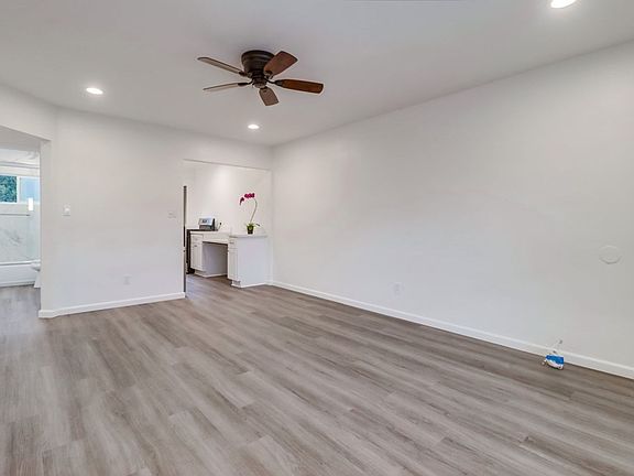5th image of 6033 La Jolla Hermosa Ave