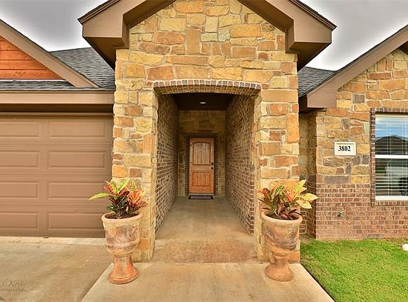 3rd image of 3802 Bettes Ln