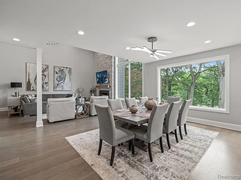 3511 Lakecrest Dr — Photo 25