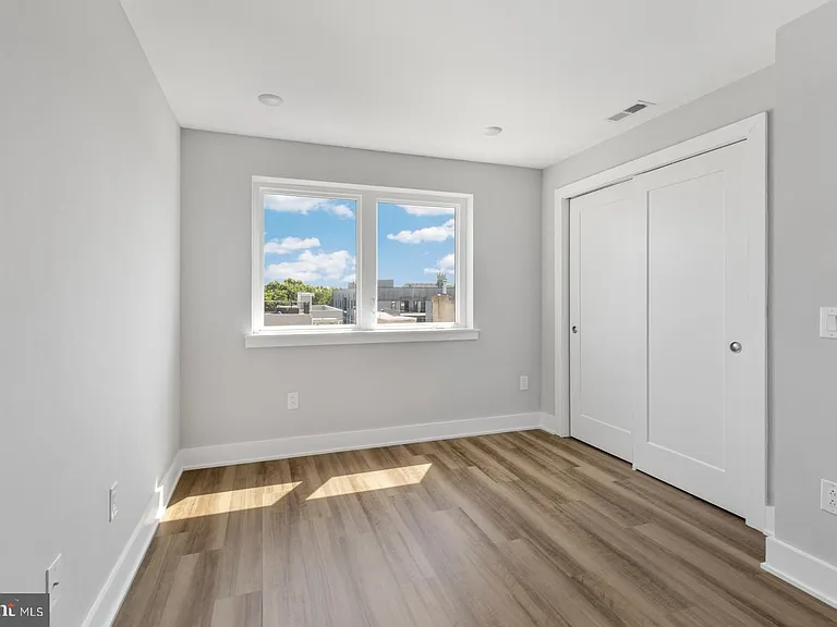 3965 Lancaster Ave #302 — Photo 19