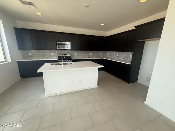 46890 W Crescent Moon Drive, Maricopa, AZ 85139