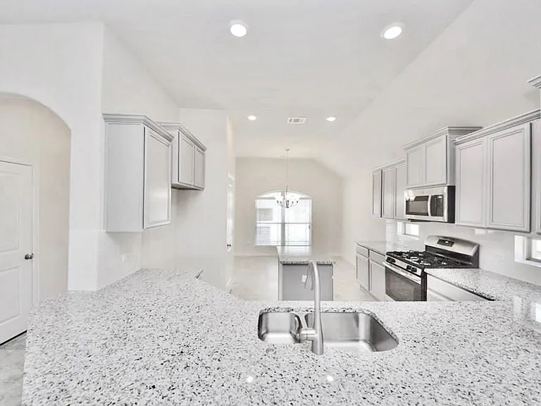 1225 Homer Ln — Photo 3
