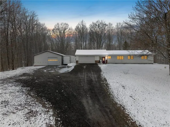 50 W Myers Rd, Oswego, NY 13126