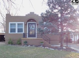 1208 N Orchard Ave, Hutchinson, KS 67501
