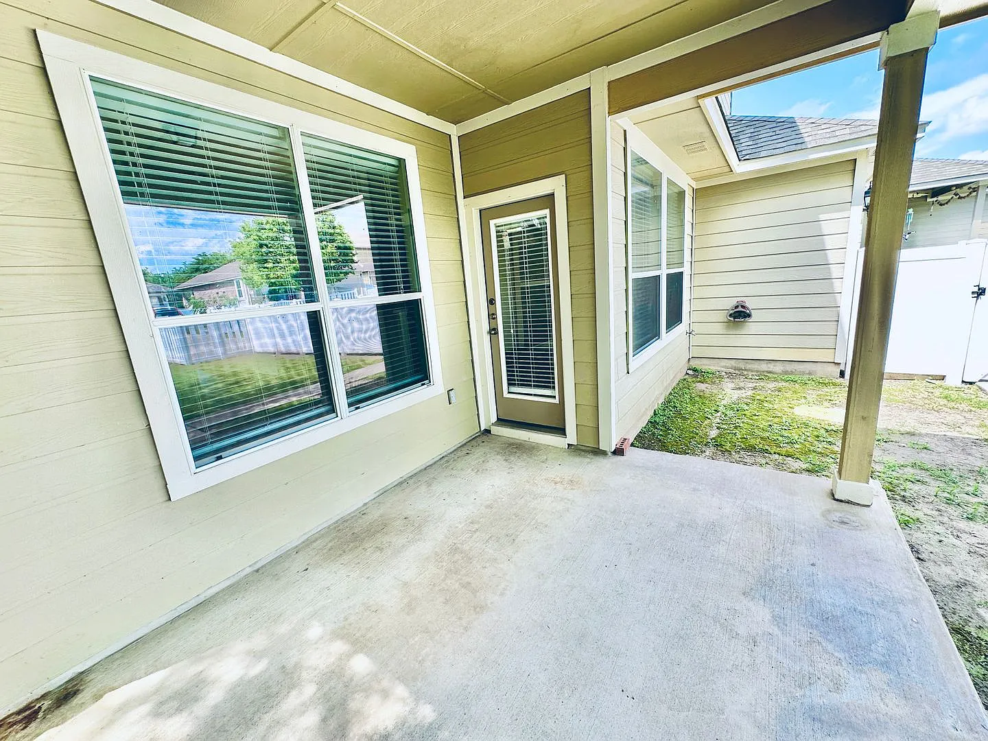 Spacious 3BR Home in Pflugerville at Highland Park | 2 Living Areas & 2-Car Garage — Photo 2