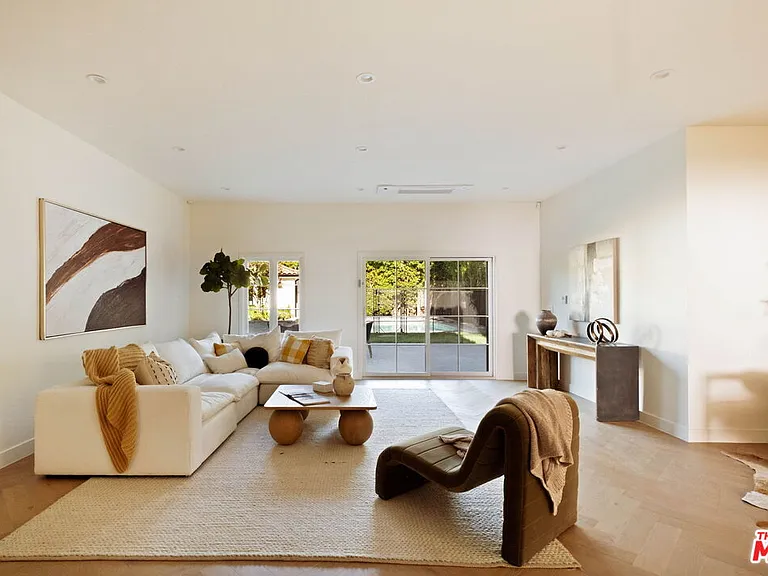 308 S Highland Ave — Photo 8