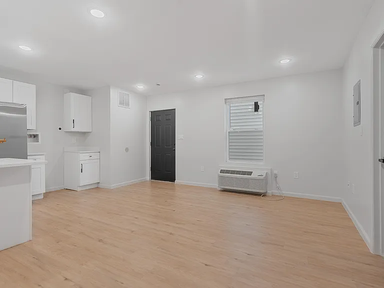 88 N 7th St #1 — Photo 7