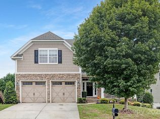 5033 El Molino Dr, Charlotte, NC 28214