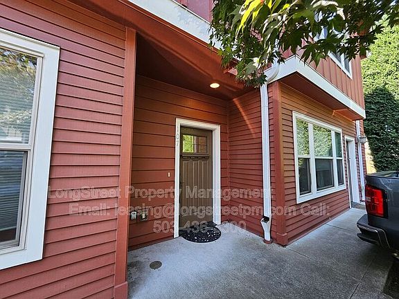 2nd image of 4411 NE Killingsworth St Unit 107
