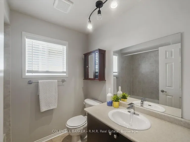 45 Angier Cres — Photo 34