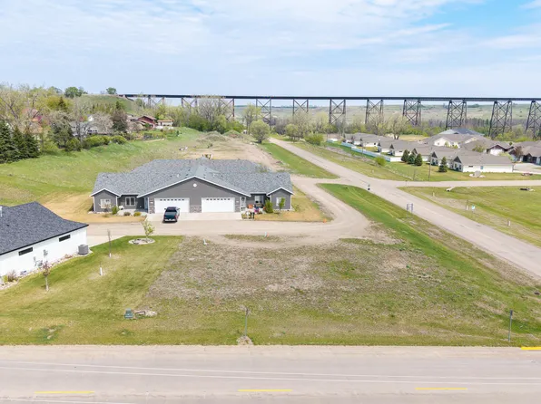 460 12 1/2 St NE, Valley City, ND 58072