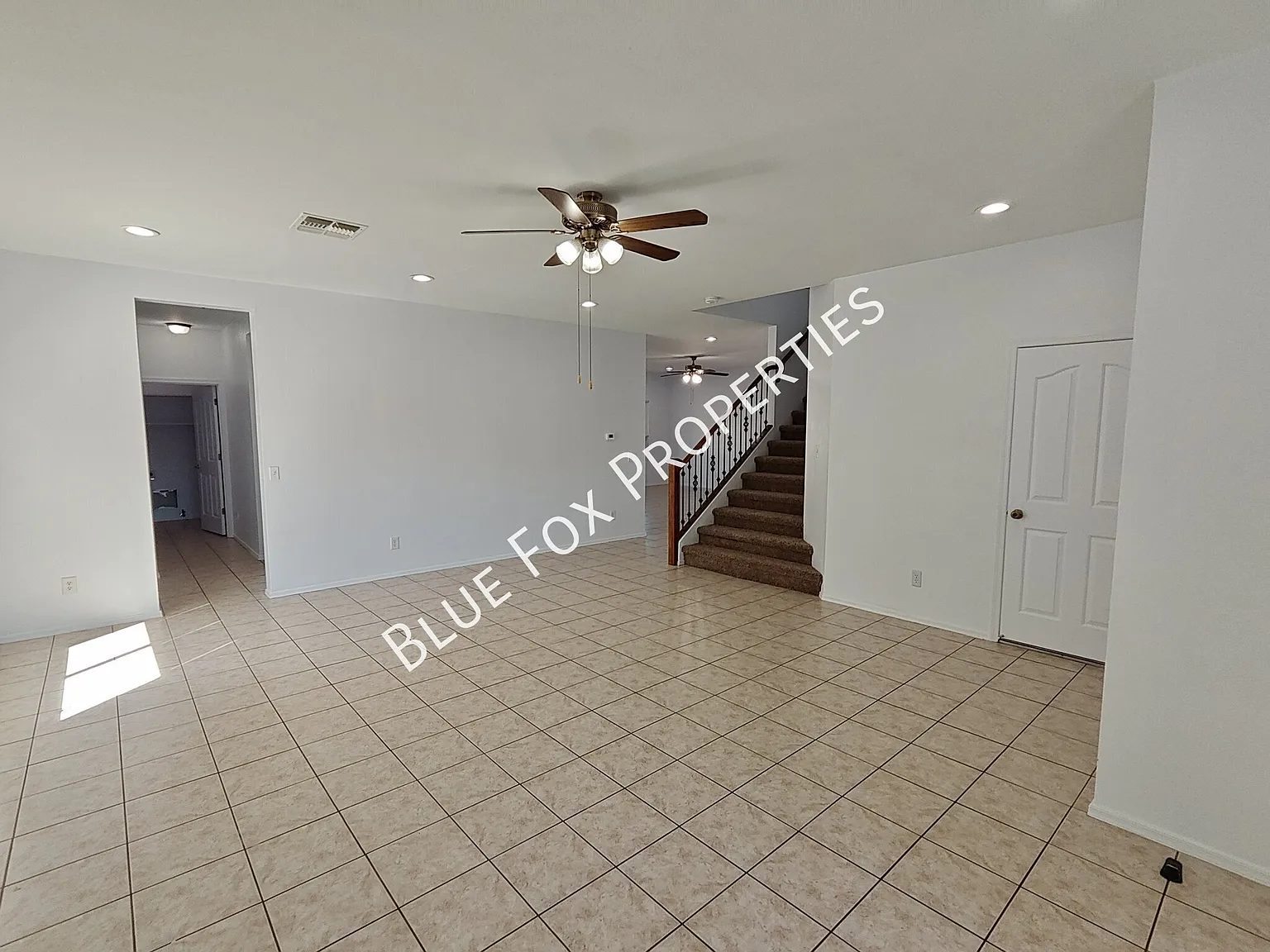 5879 E Hackle Lane — Photo 2