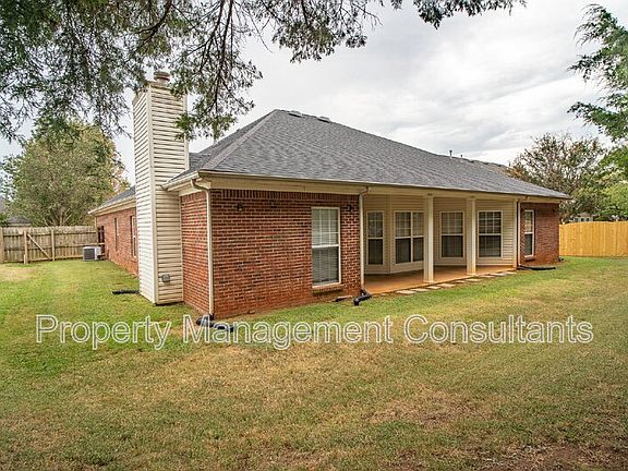 5th image of 216 Horseshoe Bnd N