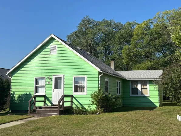 208 Basswood Ave NW, Cass Lake, MN 56633