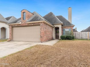102 Meadow Gate Dr, Lafayette, LA 70508