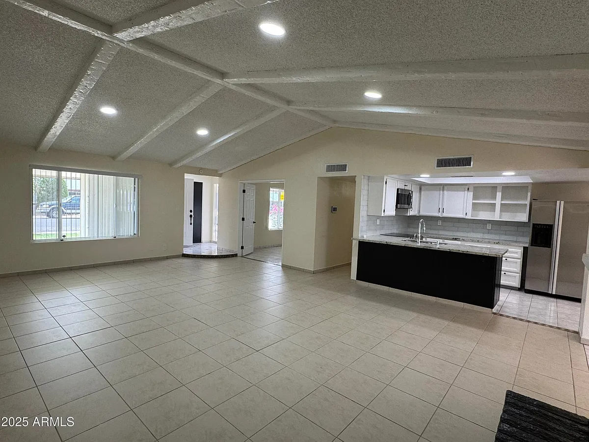 Building Photo - 5502 W Frier Dr