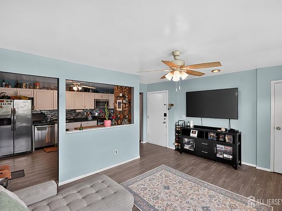2nd image of 1008 Cricket Ln
