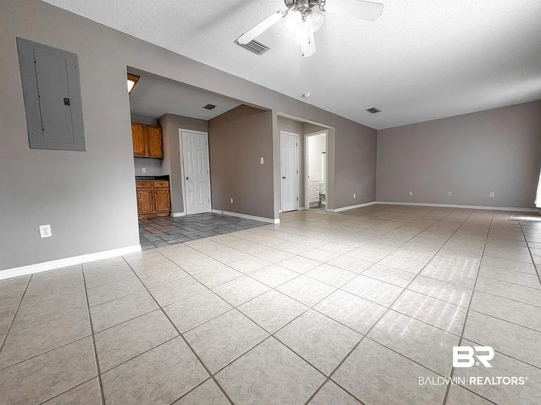 5652 Dee St #A — Photo 7