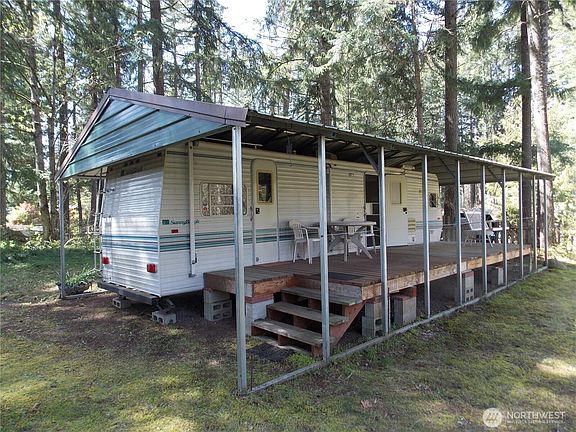 3rd image of 16302 Village Drive SE
