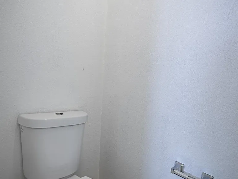 2220 Naomi St — Photo 20