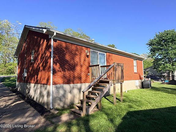 3rd image of 1460 Martin Rd