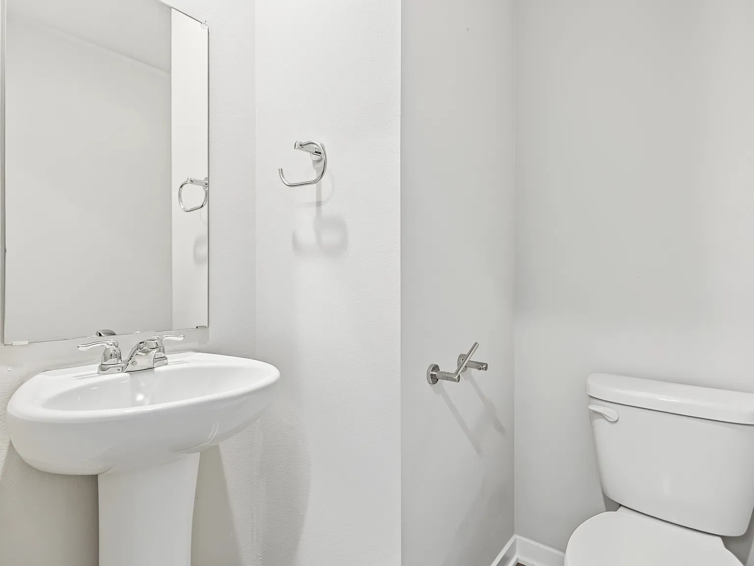4 bed, 2053 sqft, $2,300 — Photo 4