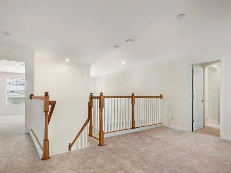 9399 Foxglove Ln — Photo 5