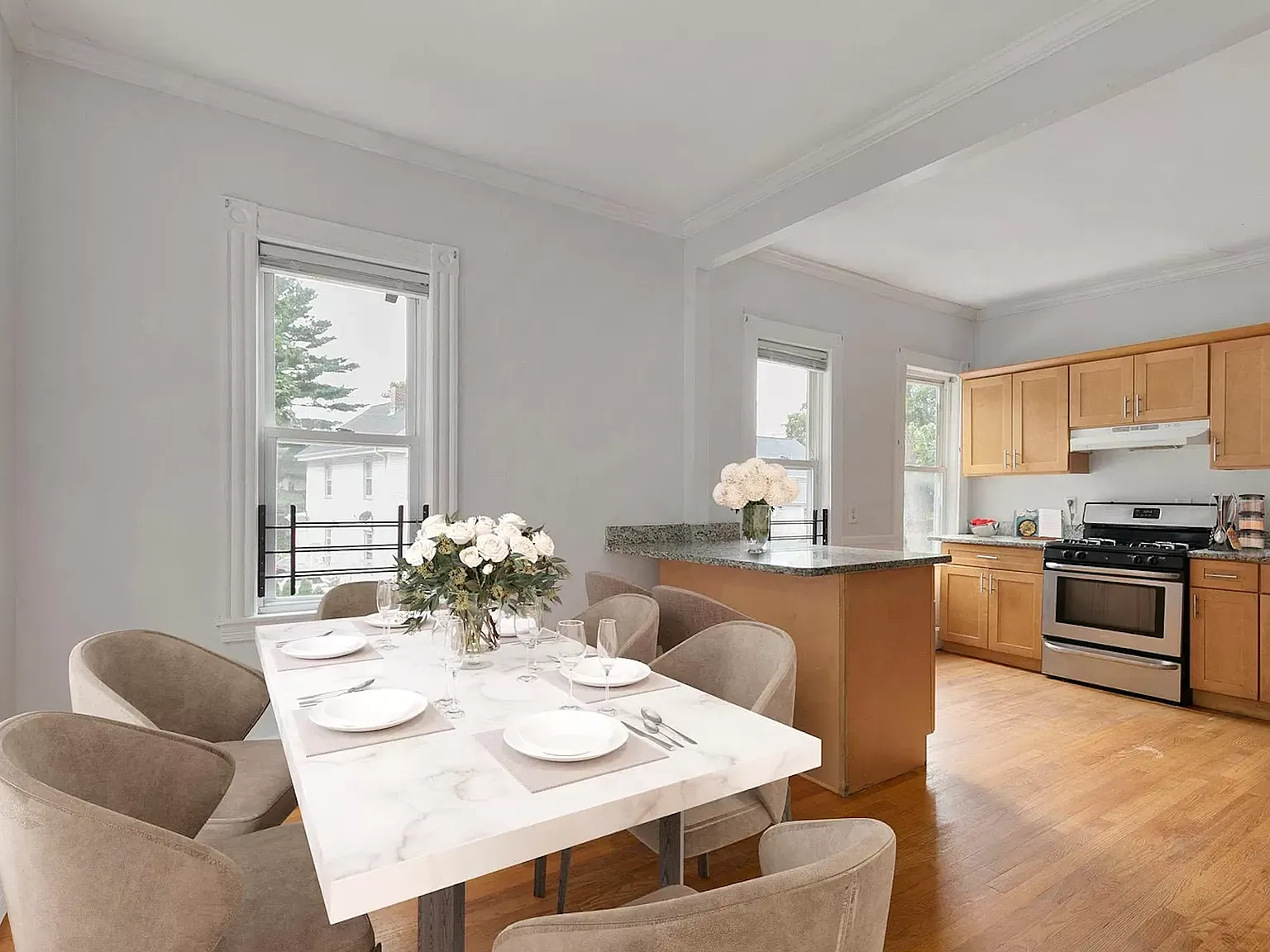 2 bed, 978 sqft, $2,800 — Photo 2