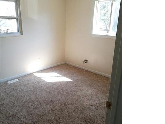 4th image of 3303 N Sherman Dr