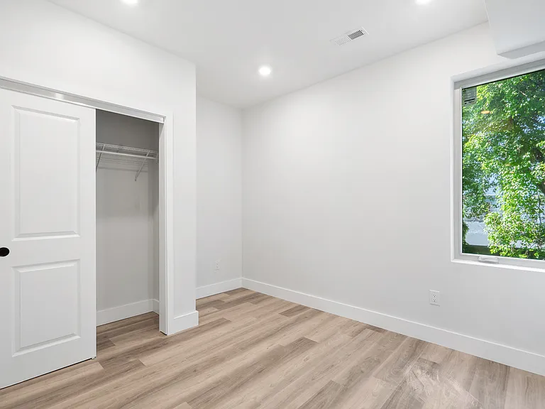2326-28 N 9th St #201 — Photo 17