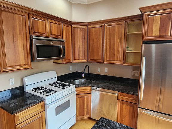 4th image of 681 Tremont St #3