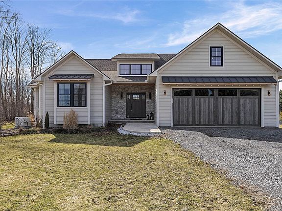 3rd image of 4559 Hoyt Rd