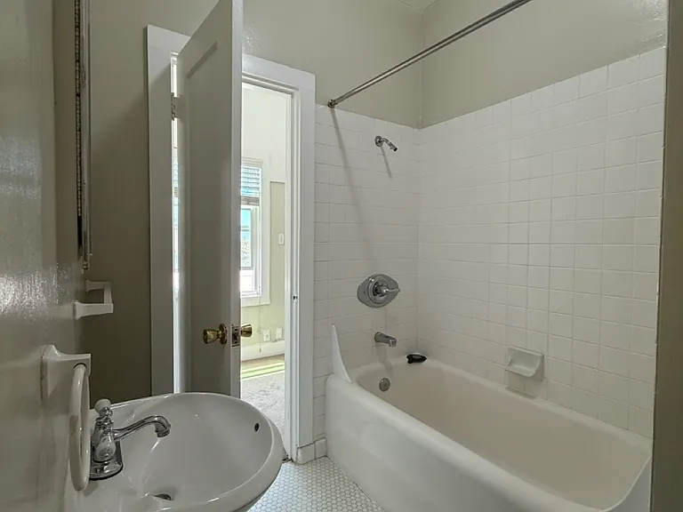 2451 Le Conte — Photo 9