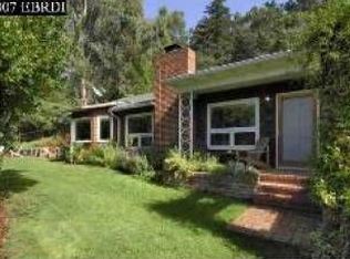 3444 Robinson Dr, Oakland, CA 94602