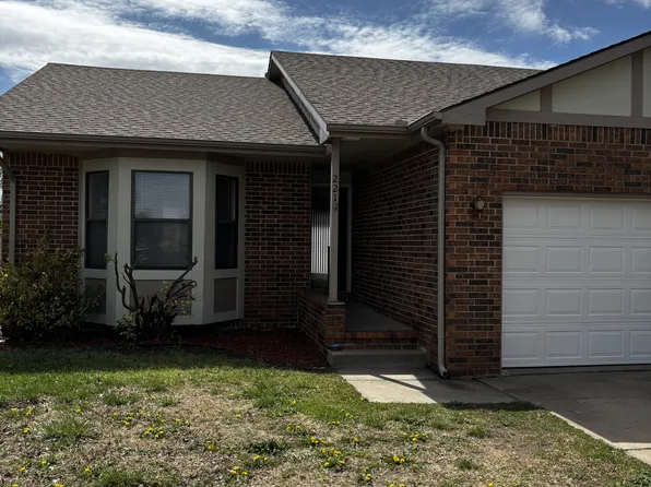 221 W 2nd St, Andover, KS 67002
