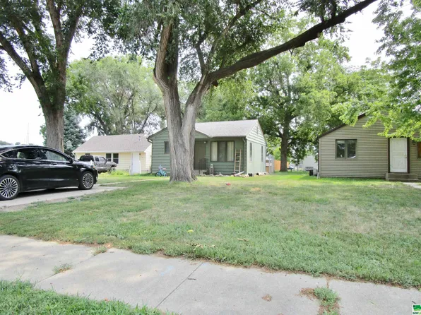 202 8th Ave, South Sioux City, NE 68776