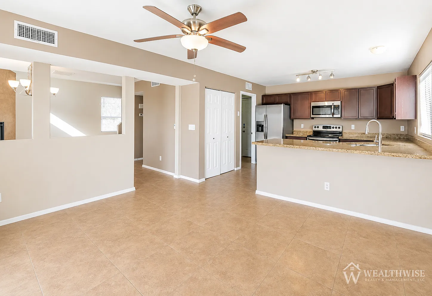 3 bed, 3.0 bath, 1799 sqft, $2,000 — Photo 4