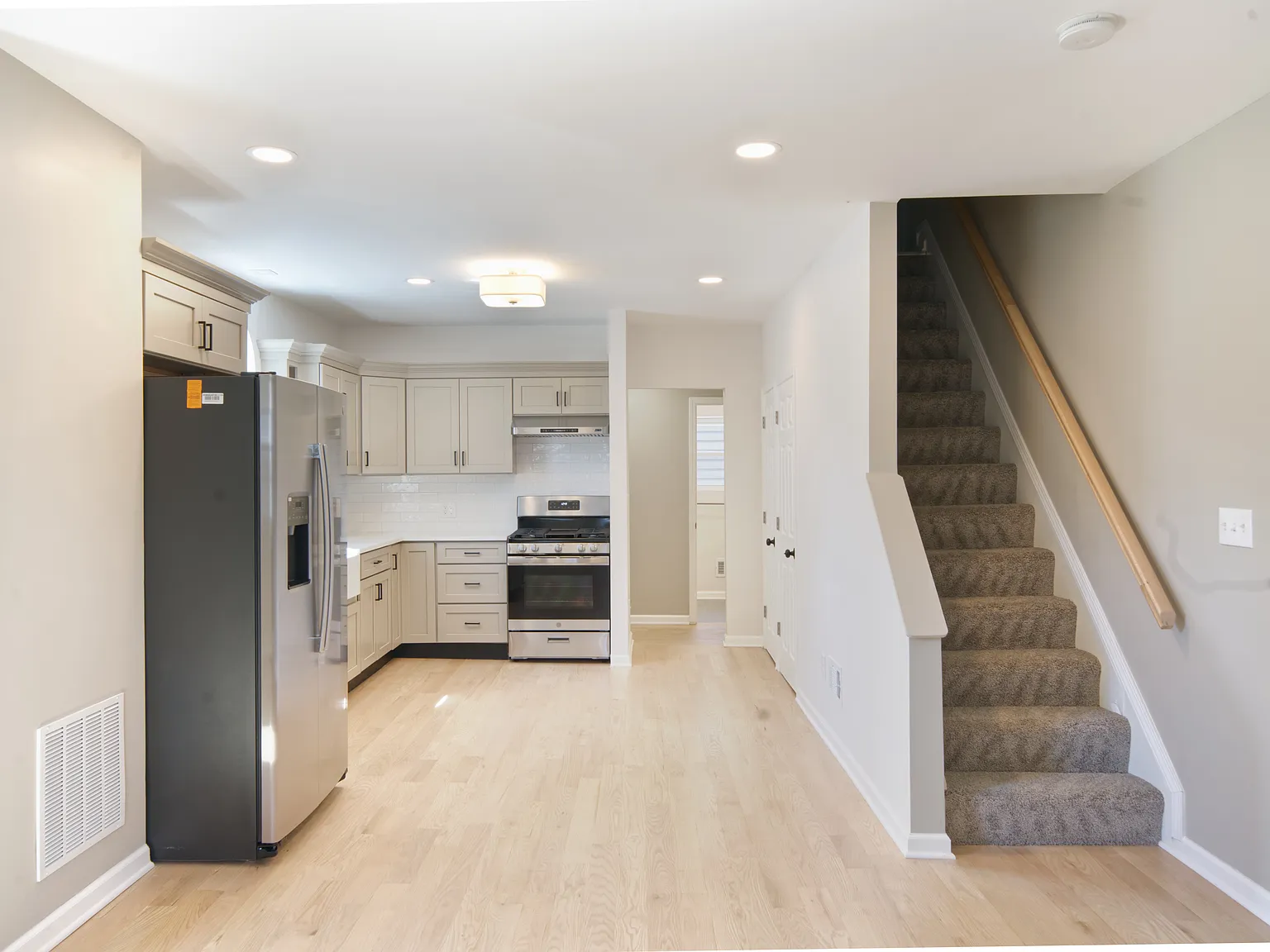3 bed, 1350 sqft, $1,795 — Photo 2