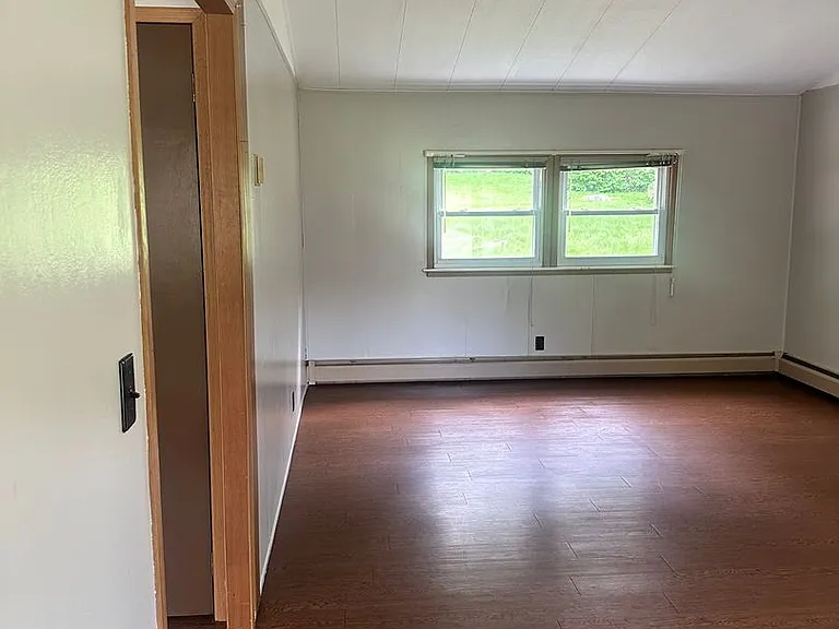 226 Roxbury Rd — Photo 7