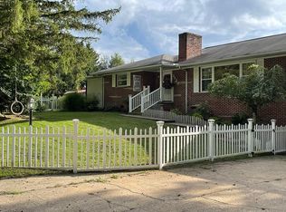 1123 Country Club Rd, Oak Hill, WV 25901