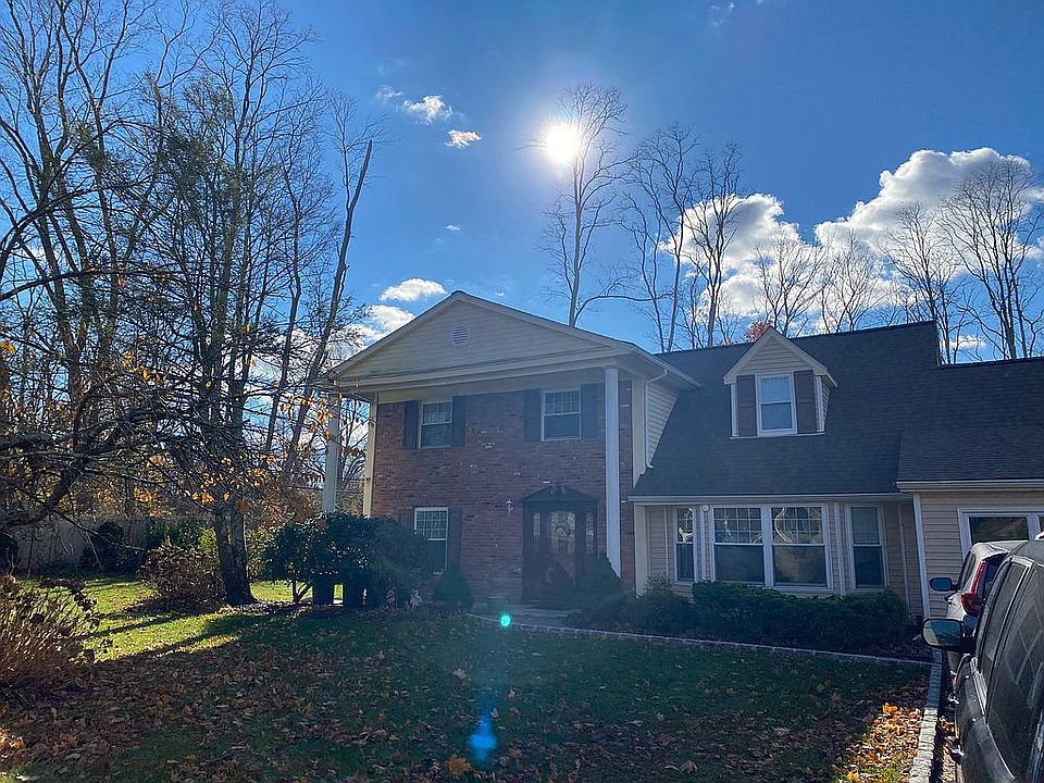 1st image of 28 Dumond Pl