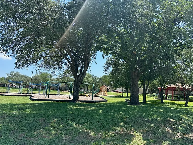 PARK NEAR BY
