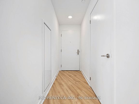 4th image of 135 E Liberty St #1103