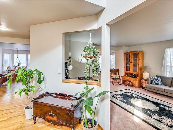 3rd image of 10779 Hillsboro Drive NW