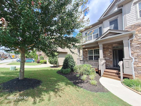 2nd image of 1310 Newbridge Cir